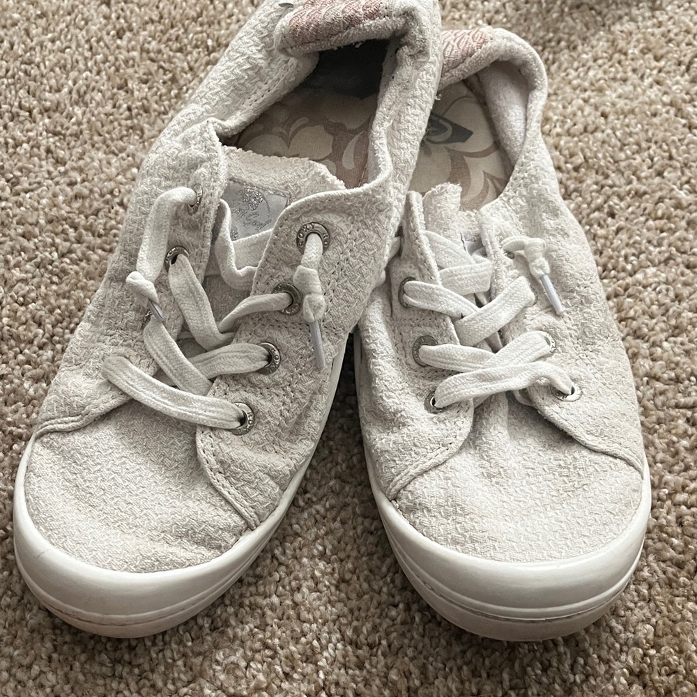 Roxy Cream Sneakers